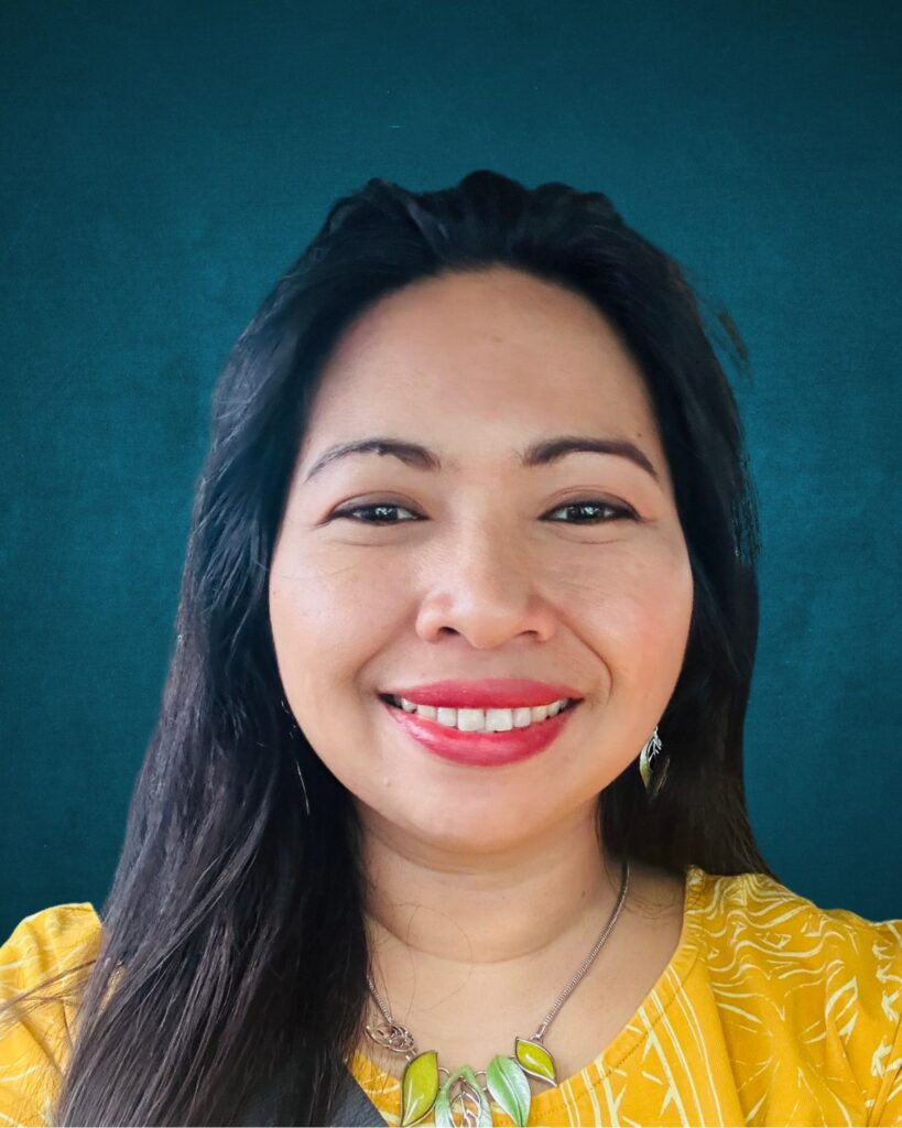Photo of Elizabeth Paras